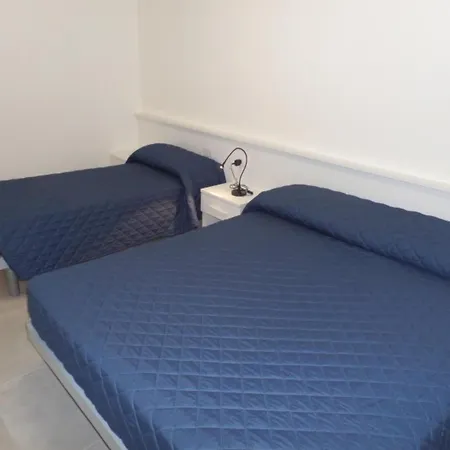 Apartment Stylish Retreat With Whirlpool And Communal Garden *